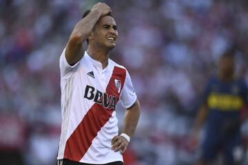 River Plate's midfielder Gonzalo Martinez reacts after missing a goal against Boca Juniors during the Argentine derby match in the Superliga first division tournament at Monumental stadium in Buenos Aires, Argentina, on November 5, 2017.