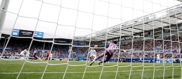 Camavinga recibió, avanzó y armó el zurdazo desde fuera del área, clavando un potente disparo para superar la estirada de Owono.