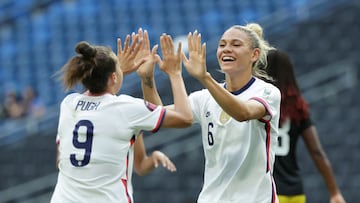 The United States thrashed Jamaica to take hold of Group A in the CONCACAF W Championship. Sofia Smith started early with a brace the opening eight minutes.