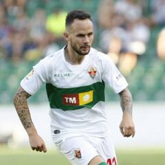 El Real Mallorca se escapa vivo del Martínez Valero