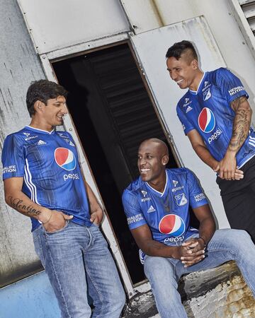 Roberto Ovelar, John Duque y Felipe Banguero hicieron parte de la sesión de fotos oficiales para la presentación de la nueva camiseta de Millonarios.