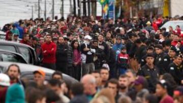 Seis horas de colas para ver el entrenamiento de la Selección