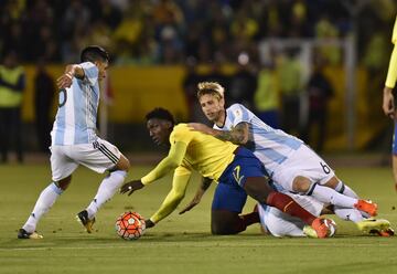 Roberto Ordonez con Lucas Biglia.