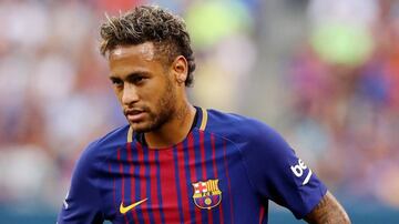 Neymar formó uno de los mejores tridentes en el mundo junto a Messi y Suárez en su tiempo con el Barcelona. No obstante, decidió tomar otro rumbo y se fue a Francia para volverse la estrella de su propio equipo con el PSG.