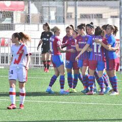 El Barcelona solventa su pase a cuartos ante un peleón Rayo