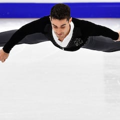 Javi Fernández da un gran paso al sexto oro; arrasa en el corto