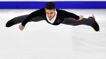 Javi Fernández da un gran paso al sexto oro; arrasa en el corto