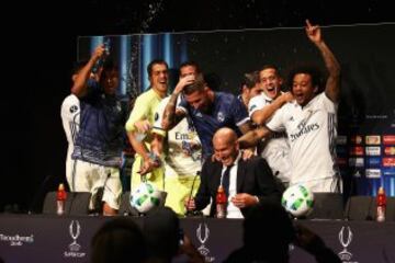 Celebración por la victoria en la Supercopa de Europa ante el Sevilla.