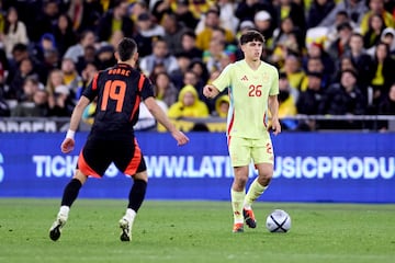 Pau cubarsí debuta con España en el partido amistoso contra Colombia. 