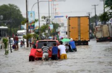 Llovió durante toda la noche, y las calles de Recife se inundaron y se hicieron intransitables. Se temió que no se pudiera jugar el  partido Alemania y Estados Unidos, correspondiente al Grupo G de la Copa del Mundo, pero aunque los accesos estaban inundados el terreno de juego había drenado bien y se pudo jugar sin problemas.