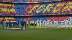 Los jugadores del Barcelona y del Real Madrid, en la imagen antes de enfrentarse en el &uacute;ltimo Cl&aacute;sico, son los que mejores salarios tienen en LaLiga.