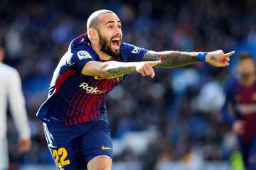 Aleix Vidal scores the last goal of the game after a good pass by Messi.