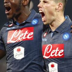 Un fenomenal Zapata acerca el Nápoli al segundo puesto