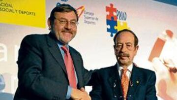 Jaime Lissavetzky, con Ruiz Azúa.