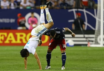 Jesús Vallejo con Dominic Dwyer.