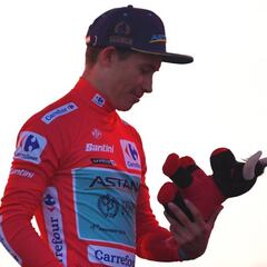 Miguel Ángel López: "Iniciamos La Vuelta con pie derecho"