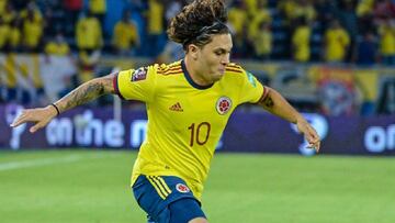 Juan Fernando Quintero durante un partido con la Selecci&oacute;n Colombia.