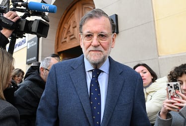 Mariano Rajoy asiste a la capilla ardiente por Fernando Ónega situada en la Casa de Galicia de Madrid.
