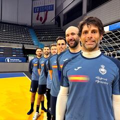 Los Hispanos luchan por el billete a París en un ambiente casero