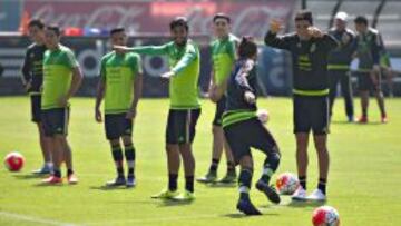 16 mexicanos aparecieron en la lista de los futbolistas más importantes