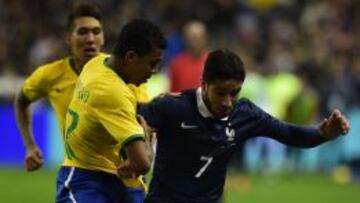 Nabil Fekir, en un amistoso de Francia contra Brasil en 2015.