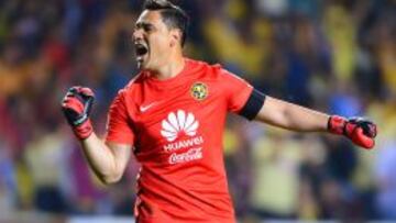 Moisés Muñoz festejando un gol del América en el actual torneo.