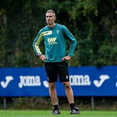 Garitano: “Tienen plantilla para pelear por el ascenso”