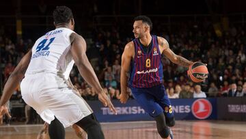 Adam Hanga, durante un partido contra Buducnost de la Euroliga.