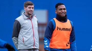 Gerrard compara a Morelos con Luis Suárez: "Son especiales"