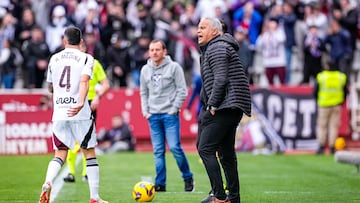 Pellicer da consignas.