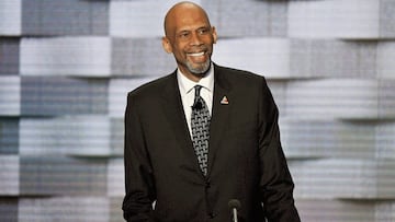 Former Los Angeles Lakers great Kareem Abdul-Jabbar once again made his feelings known about current Lakers star LeBron James and they weren't good.