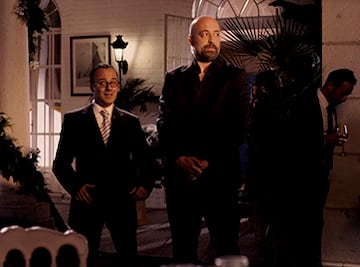 El actor y el cómico hacen de guardaespaldas al inicio de 'Torrente 4'. Gutiérrez también tuvo un papel, más importante que en esta cinta, en 'Torrente 3'.