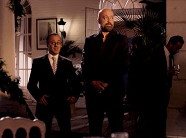 El actor y el cómico hacen de guardaespaldas al inicio de 'Torrente 4'. Gutiérrez también tuvo un papel, más importante que en esta cinta, en 'Torrente 3'.