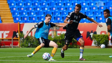 Marcelo Flores durante un entrenamiento con Tigres