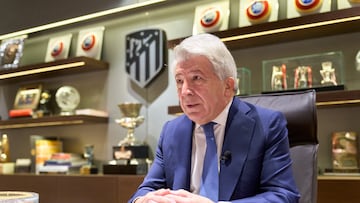 30/11/21 ATLETICO DE MADRID 
ENTREVISTA A ENRIQUE CEREZO EN LAS OFICINAS DEL ESTADIO 