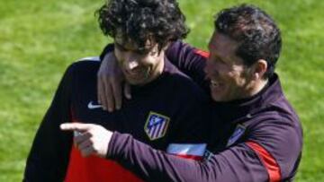 El portugués Thiago, principal novedad del entrenamiento del Atlético de cara al choque contra el Valencia.
