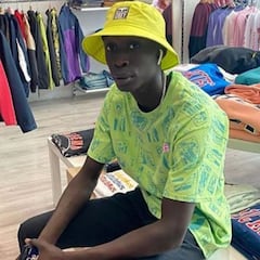 Quién es Khaby Lame, el senegalés que arrasa en TikTok tras perder su empleo