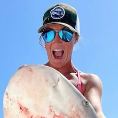 La polémica de la 'asesina de tiburones' salpica a Kelly Slater