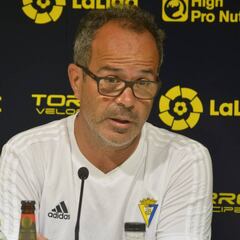 Cervera: "Nos equivocaremos si dejamos jugar al Oviedo"