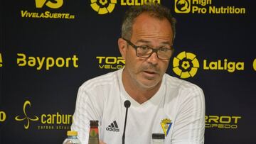 Álvaro Cervera durante una conferencia de prensa.