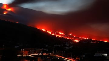 Lava from the Cumbre Vieja volcano flows as seen from Tajuya on the Canary Island of La Palma, Spain, October 19, 2021. REUTERS/Susana Vera