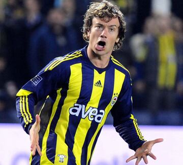 La primera experiencia europea de Lugano fue con el Fenerbache y después fue fichado por el PSG.
