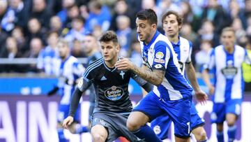 Nemanja Radoja presiona a Joselu en el derbi gallego del pasado domingo.