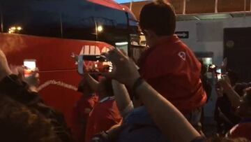 Así fue la llegada del bus de la Roja al estadio de Querétaro
