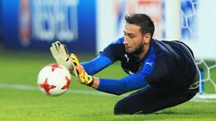 Donnarumma con la selecci&oacute;n sub-21 italiana.