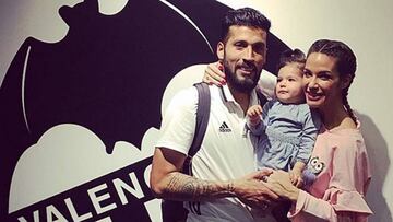 Ezequiel Garay y Tamara Gorro con su hija Shaila