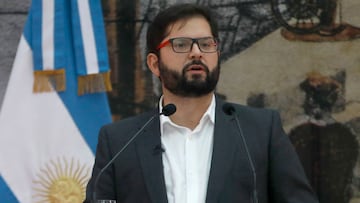 Boric se reúne con dos históricos de Universidad Católica: “Gran charla”