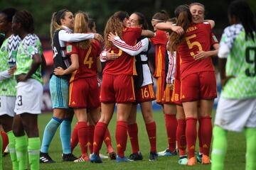 La selección española celebra su pase a la semifinal del torneo.