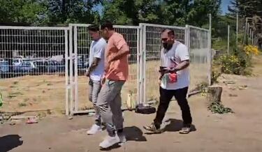 Captan visita de dos ex seleccionados chilenos a Jorge Valdivia en la cárcel de Rancagua