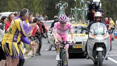 Steven Kruijswijk rueda durante la cronoescalada de Alpe di Siusi en el Giro de Italia.